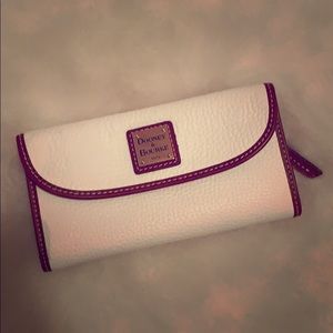 Dooney & Bourke wallet, NEVER USED BRAND NEW